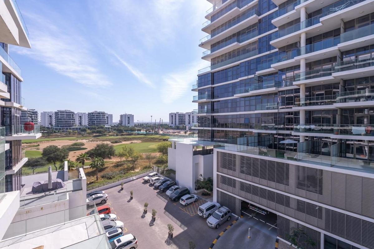 Peaceful Studio With Captivating Views In Damac Hills Apartment Dubai Exterior photo