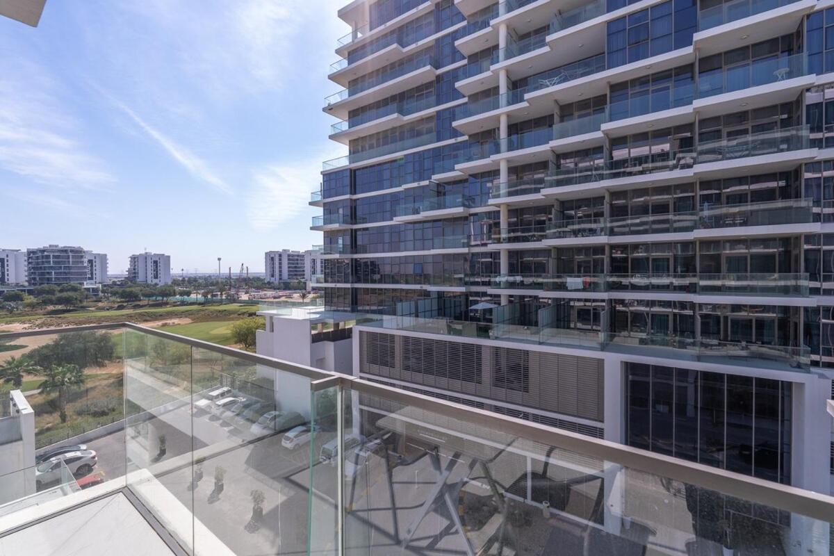 Peaceful Studio With Captivating Views In Damac Hills Apartment Dubai Exterior photo