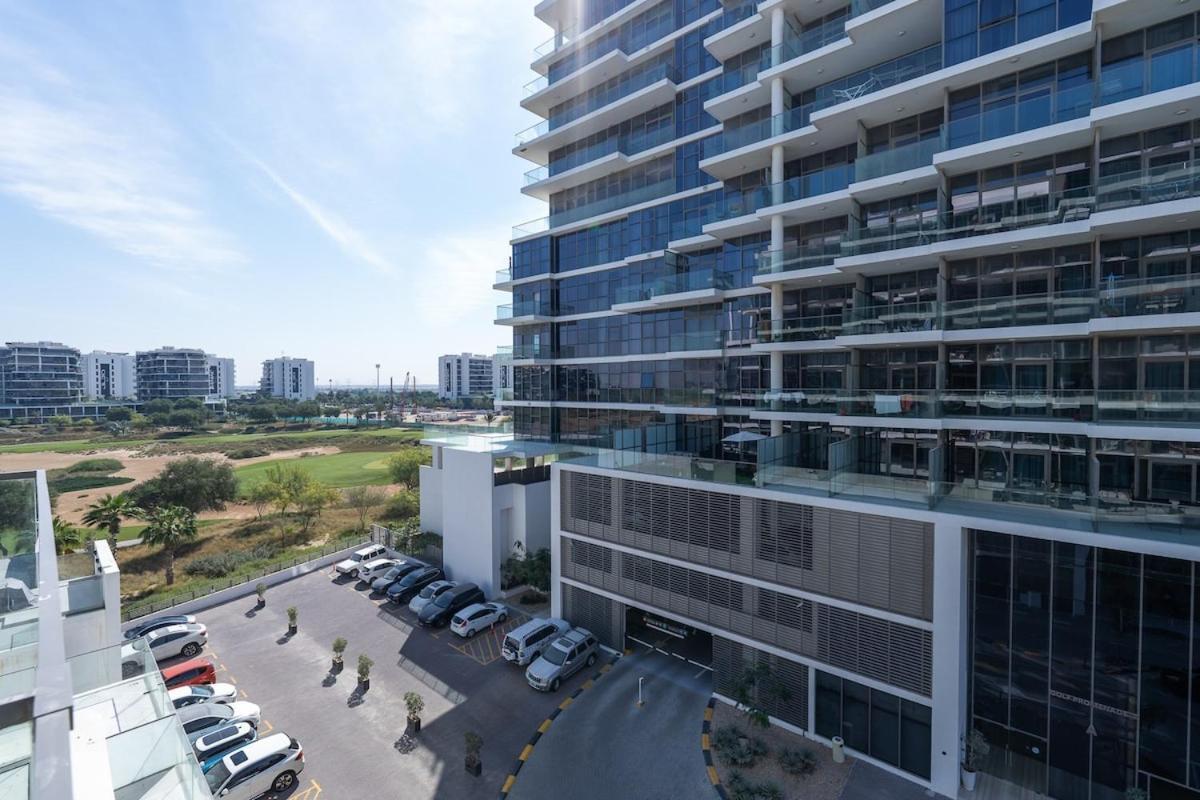 Peaceful Studio With Captivating Views In Damac Hills Apartment Dubai Exterior photo